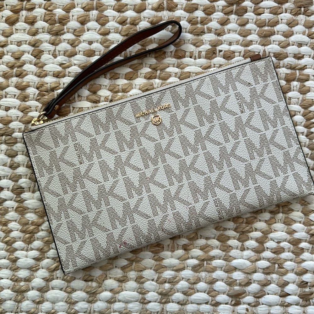 Michael Kors Wristlet
